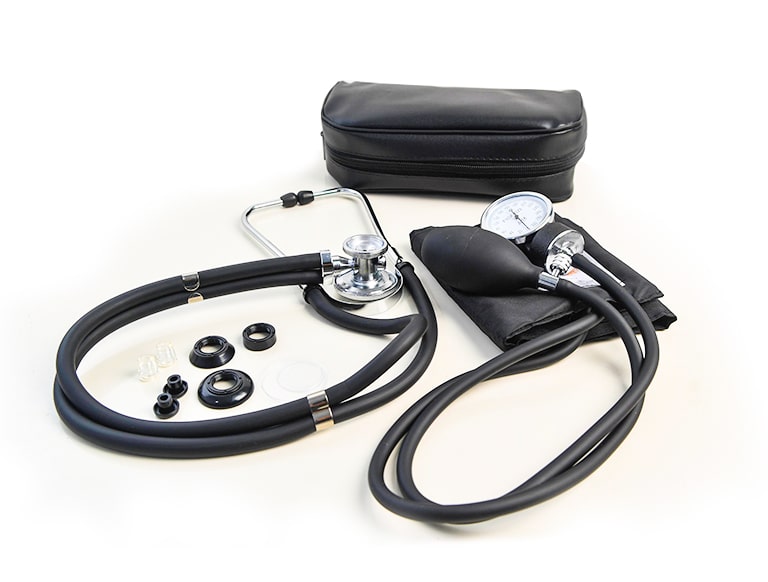 Sphygmomanometer and stethoscope kit